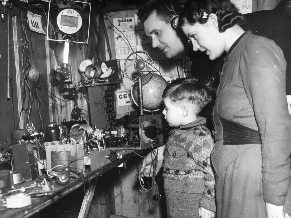 Radio Operator’s Starter Kit: Everything You Need to Get Started 11 Radio Operator’s Starter Kit: Everything You Need to Get Started