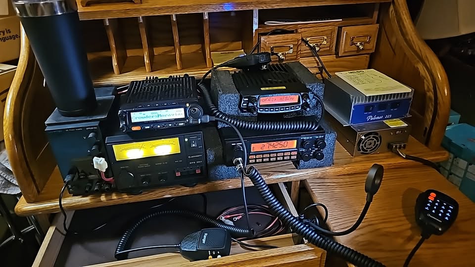 Grid-Out Communications: Why Your Radio Gear Becomes Critical When the Internet Fails 1 Grid-Out Communications: Why Your Radio Gear Becomes Critical When the Internet Fails